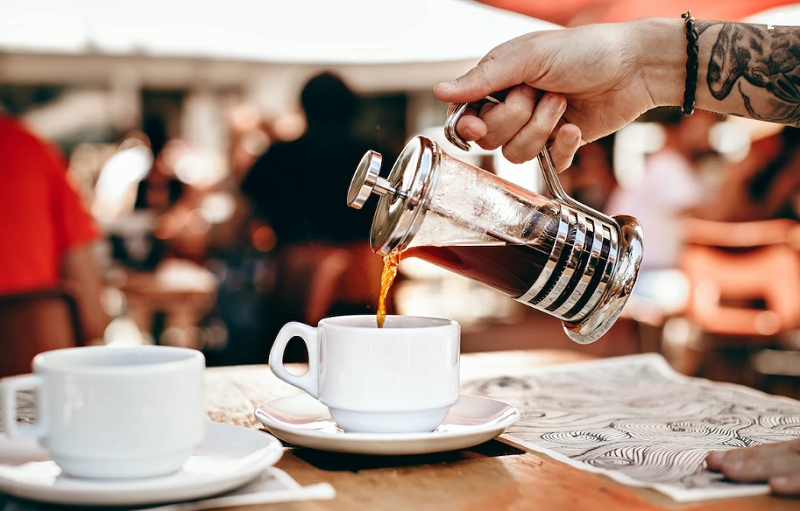 coffee maker with plunger